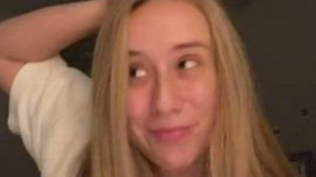 Huge booty white girls.....