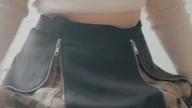 Just a petite ginger doing a titty drop to show off my body