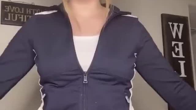 Thick ass white girl