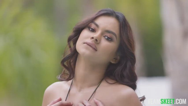 Numi Zarah - The Irresistible Numi