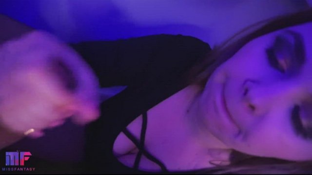 finger lickin' good blowjob