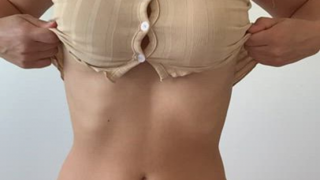 On a scale of 1 to 10, rate my boobies drop?