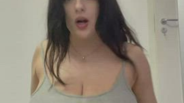 Are big boobies the best?