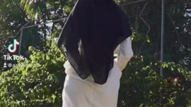 How my Muslim parents think I dress on holiday vs reality