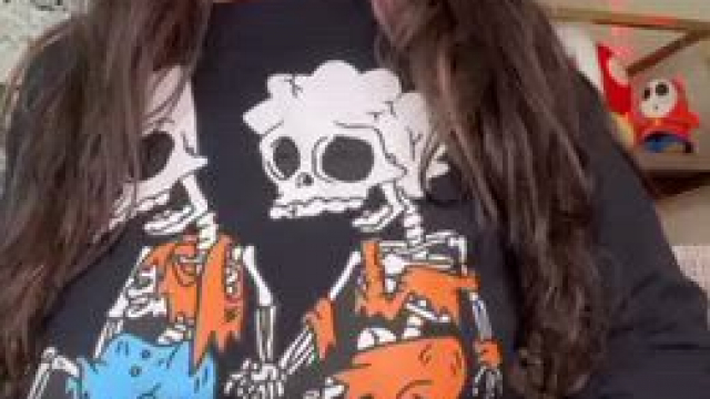 Raise your hand if you’d fuck me raw