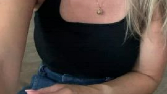 Friendly neighborhood milf