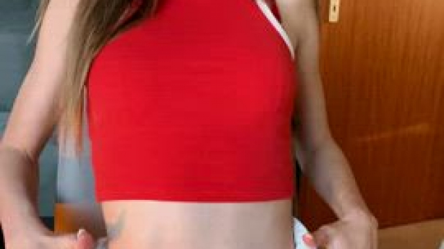 Don't know...are there daddies here who prefer stripping petites?