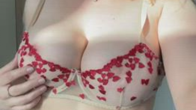 My natural tits need some male attention