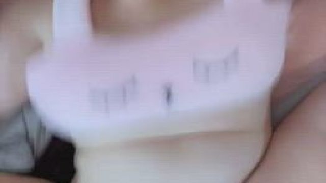 Finishing him off with my hands! 2003 chick Abriebaby