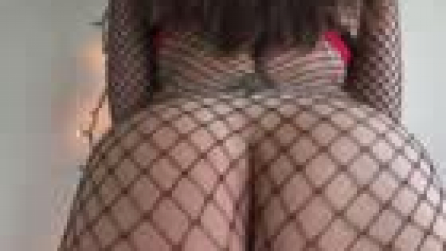 Do you like Mrs.Claus cuz she got that dump truck?!