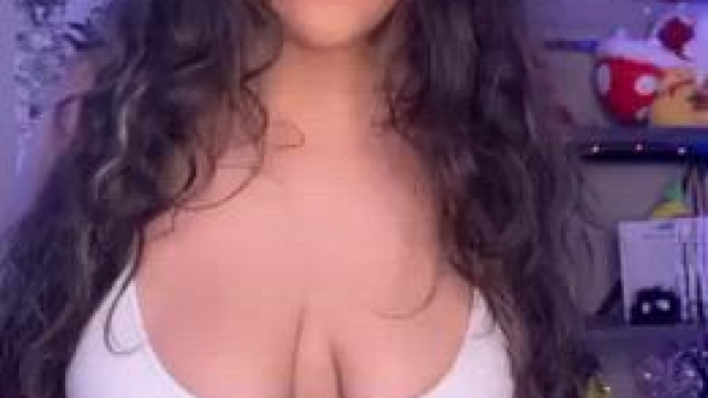 Whoever likes this can give me my first creampie