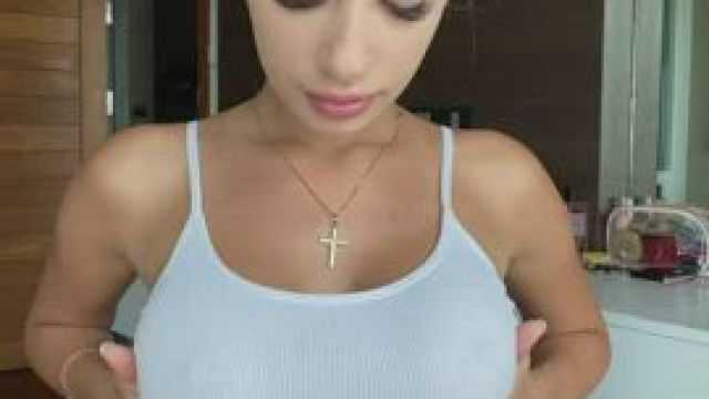 I love playing with my titties