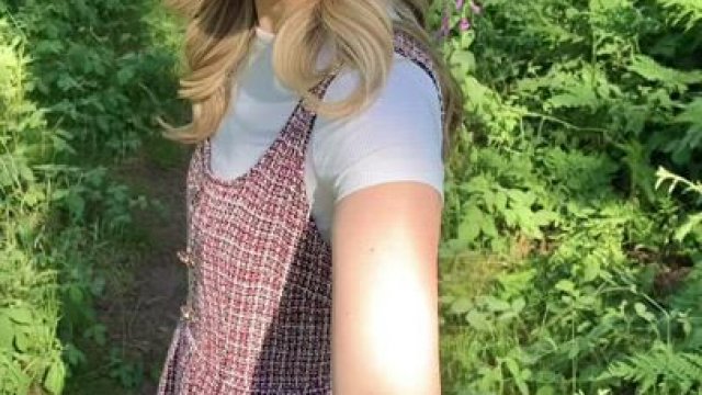 Who'd like to come with me on a walk in the forest