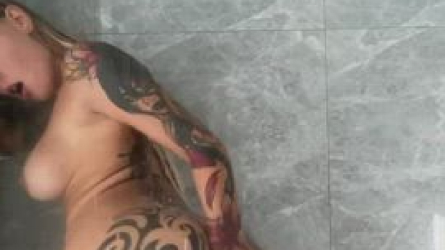 I like to start the day with a good orgasm