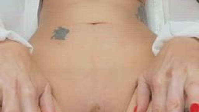 Would you let a 43y/o British Mum of 3 seduce you?