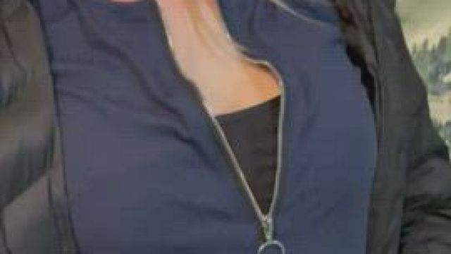 Waiting for my table [gif]