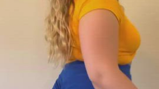 Big Booty in Blue Bootyshorts