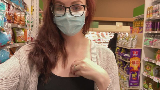 I like to make grocery shopping interesting [gif]