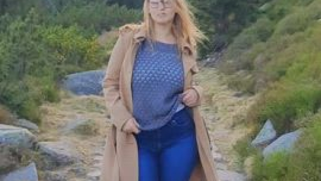 Beautiful autumn weather means crowded trails well and more stress when showing 