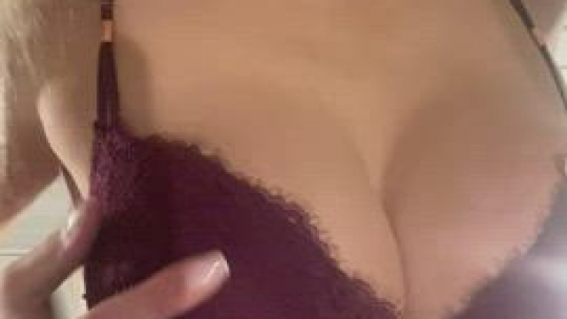 Someone said that you dudes like chubby blonde girls… So here I am!