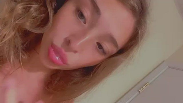 I love to show off my pink pussy and get attention