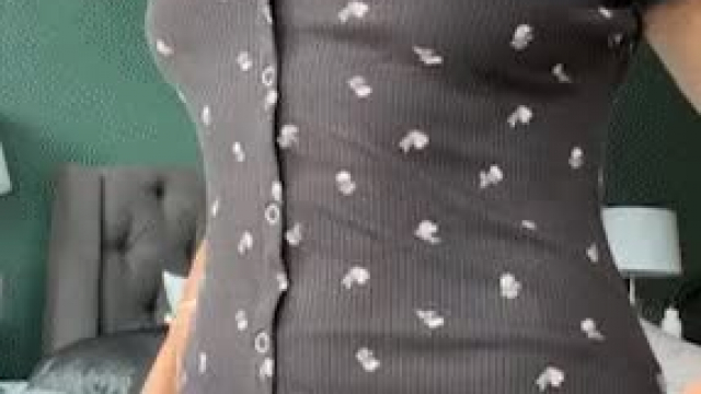 All the guys in the neighbourhood knows pulling out is not an option with me