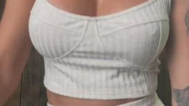 I'm going to a nightclub) I'll try to shoot content inside the club for you)