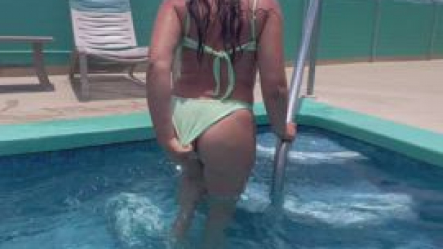 Waited for the other guests to take a nap so I could show off in the pool