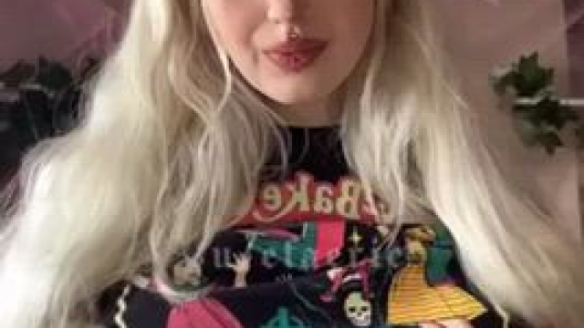 just stopping by to say hi to my fav subreddit