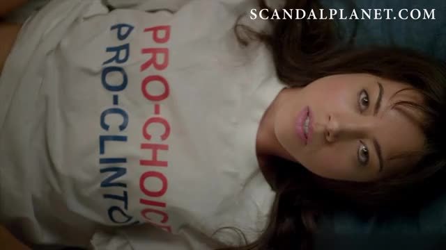 Aubrey Plaza masturbating (full)