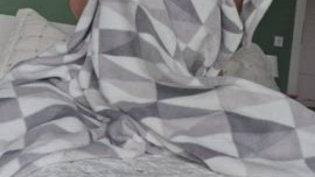 5'1 doesn't always mean petite everywhere, just look at my tits