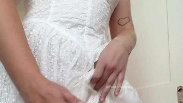 Let’s go on a cute picnic with no panties