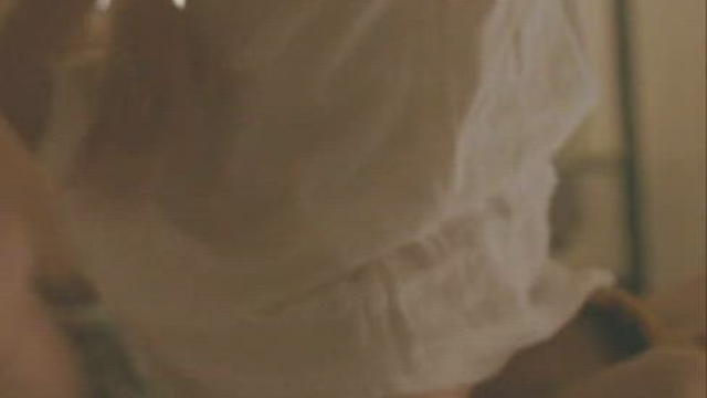 Elizabeth Olsen - Perfect plot in 'Martha Marcy May Marlene'