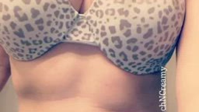 Bouncy titty drop to start your Tuesday