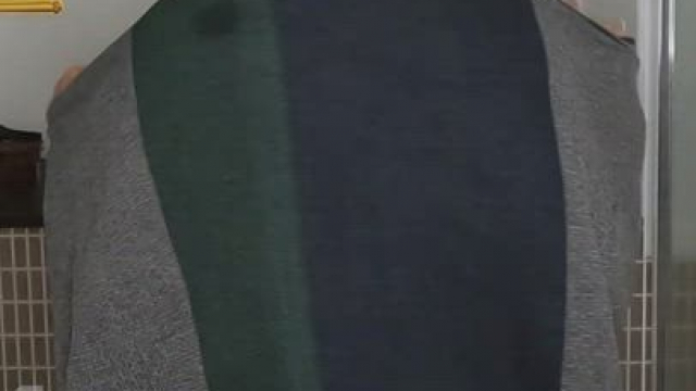 Just dropping the towel to reveal my ratio from the back