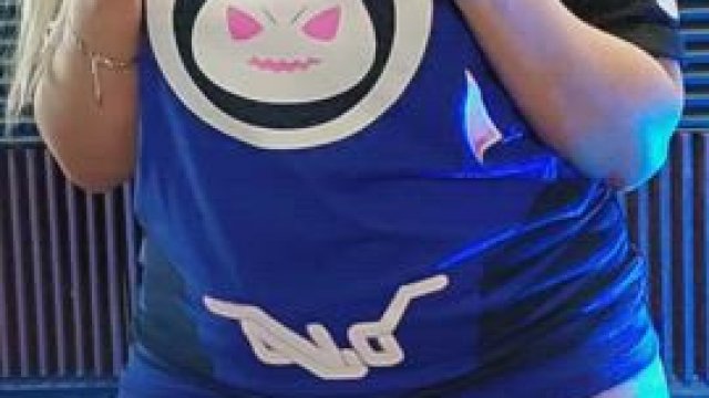 Would you smash a thick gamer girl?