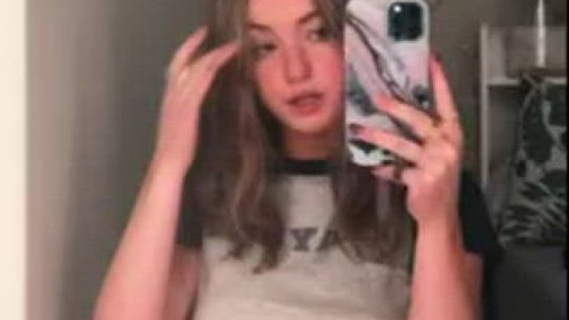 Cutie Young girl - This girl looks like she would ruin my life. [more in comments]