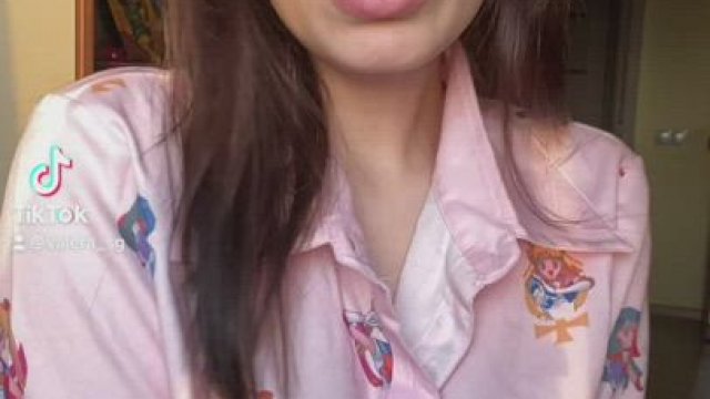 Is anyone into nerdy, petite girls?