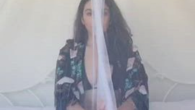 Some Girls Aren't Afraid to Show Off