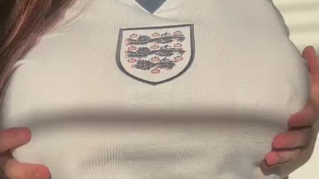 3 lions on my shirt and a big surprise underneath