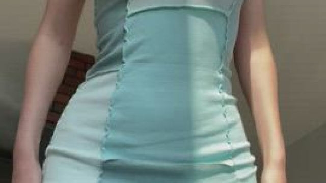 It’s so hot,so I decide not to wear anything under the dress