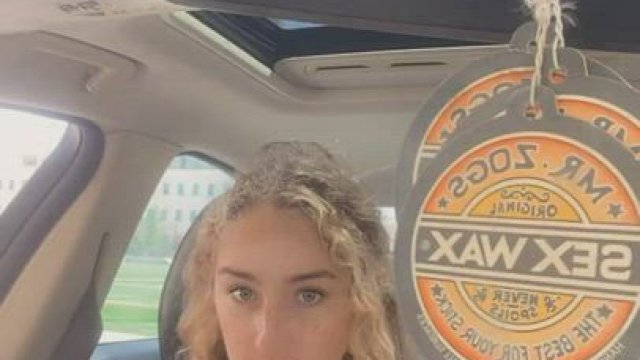 Don’t worry, I’m in a parked car ;) [GIF]