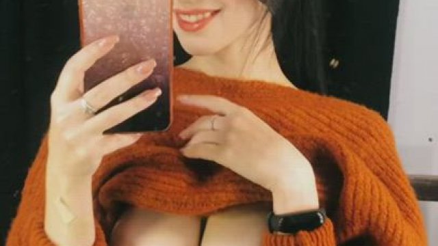 Are there guys who love natural titty