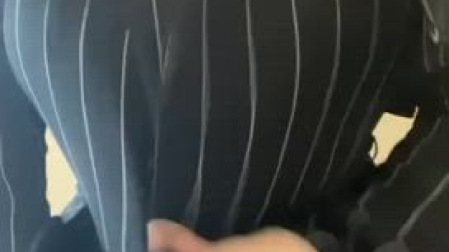 5’1 with a tiny waist and big ass titties