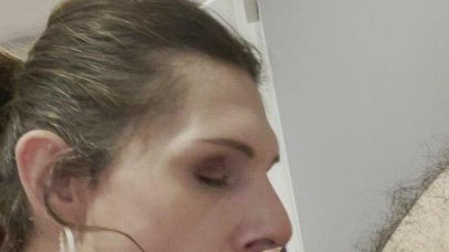 Once again on my knees doing what I do best...Sucking a Man’s dick (39F)