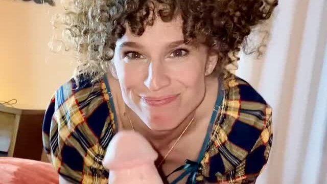 She LOOOOVES big thick dicks. Look at that side eye!