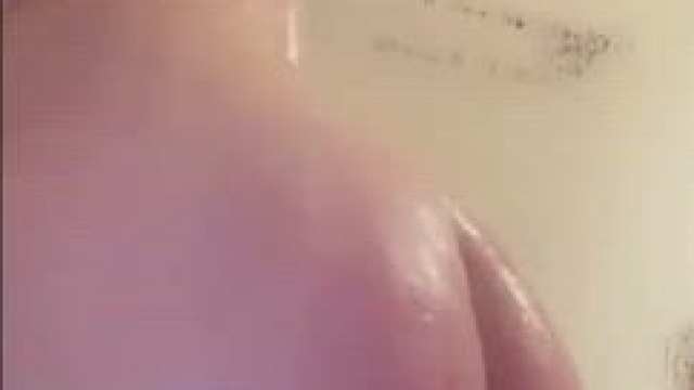 Sending my sex tape to whoever just upvote because i’m horny (my autoreply is on