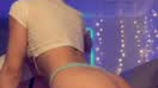 Tiny waist and a big booty