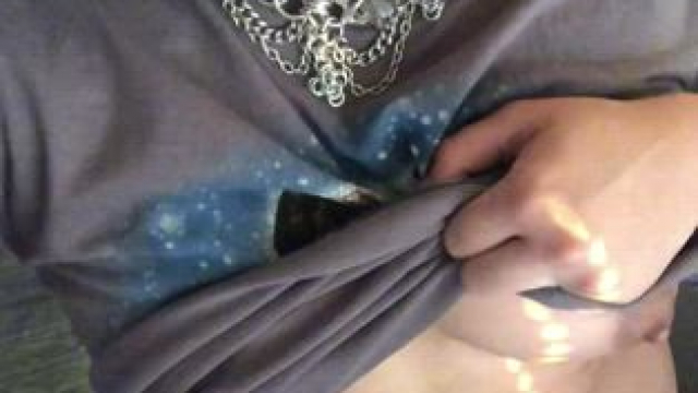 Do you like short-haired girls who are also short in height? Only 5ft 1?