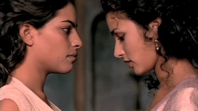Indira Varma & Sarita Choudhury - Beautiful Indian lesbian plot in 'Kama